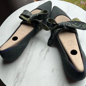 Rothy’s “Forest Herringbone” Merino Mary Jane Pointed size 9.5